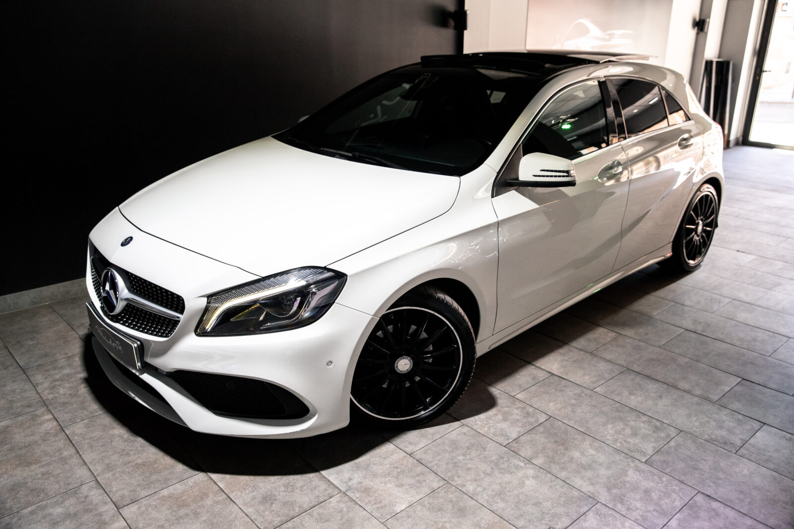 MERCEDES-BENZ A 200d AMG