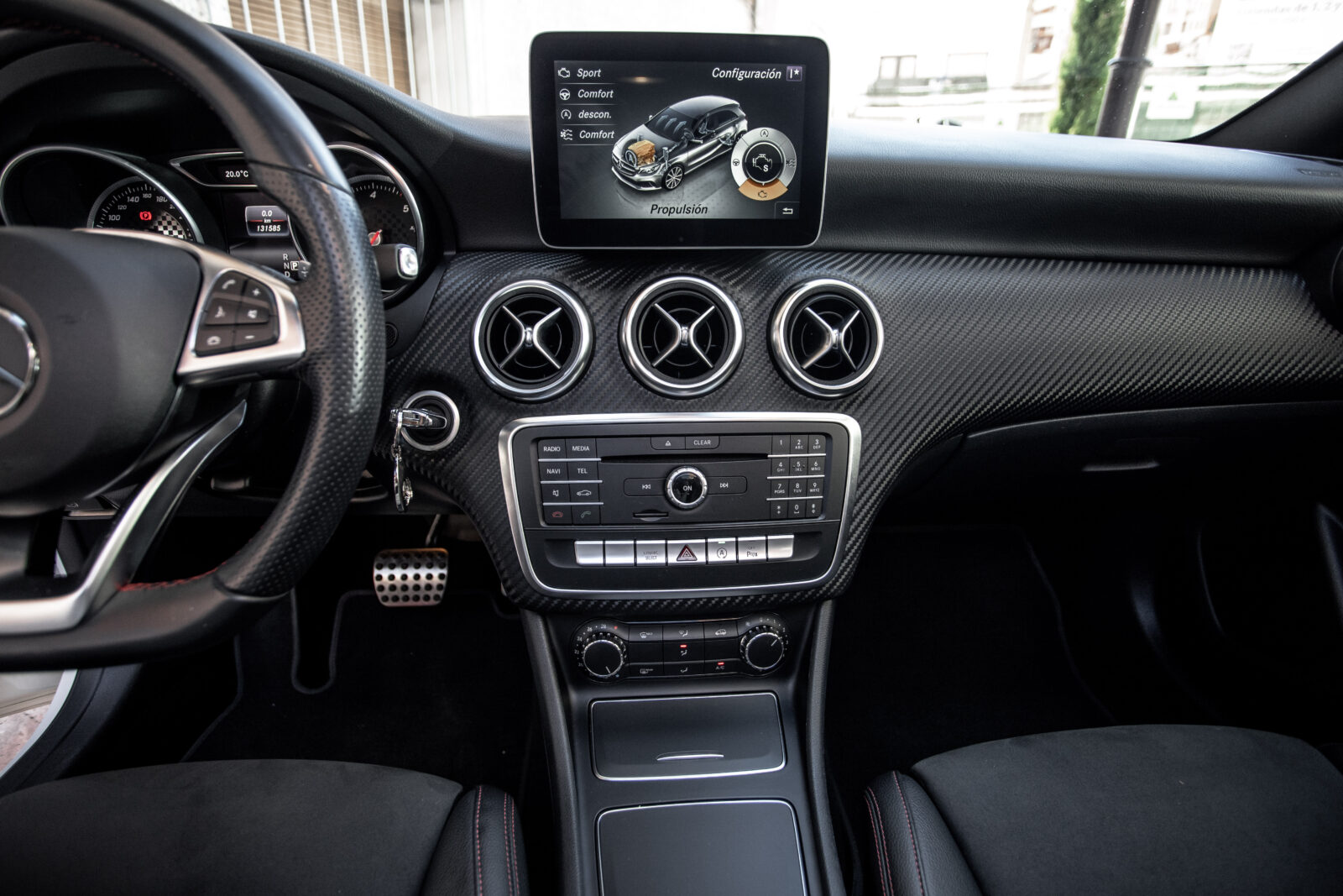 MERCEDES-BENZ A 200d AMG