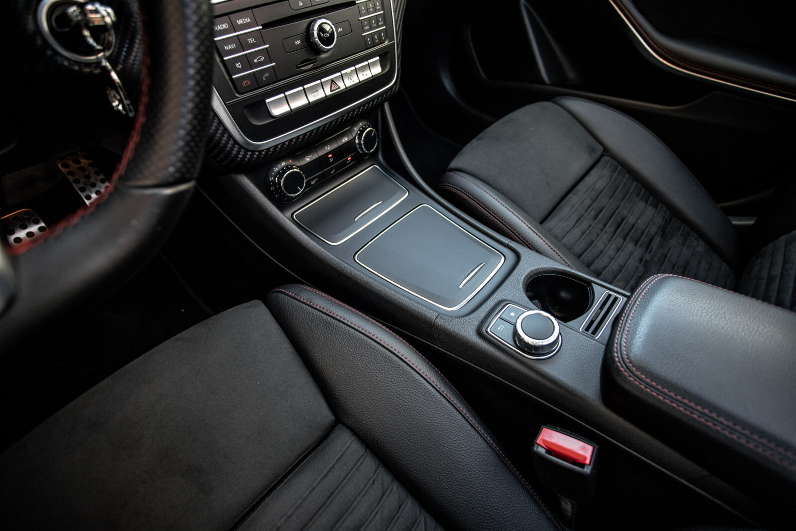 MERCEDES-BENZ A 200d AMG