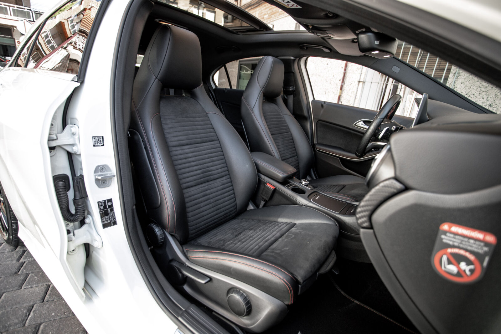 MERCEDES-BENZ A 200d AMG