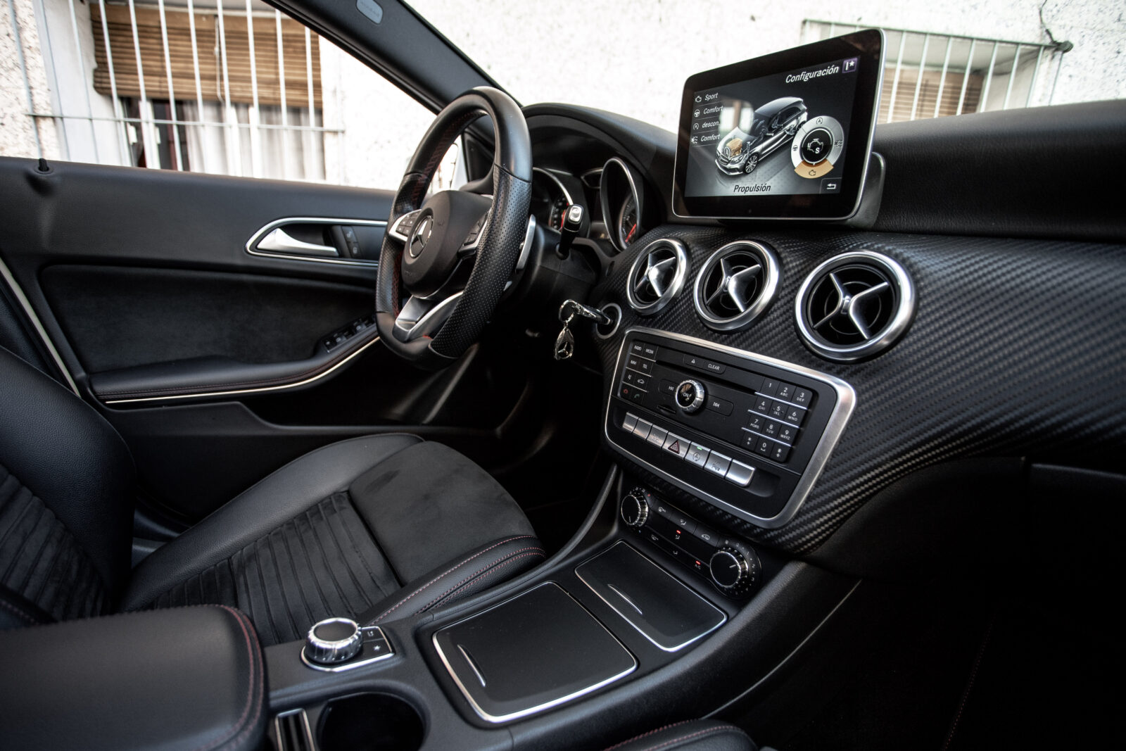 MERCEDES-BENZ A 200d AMG
