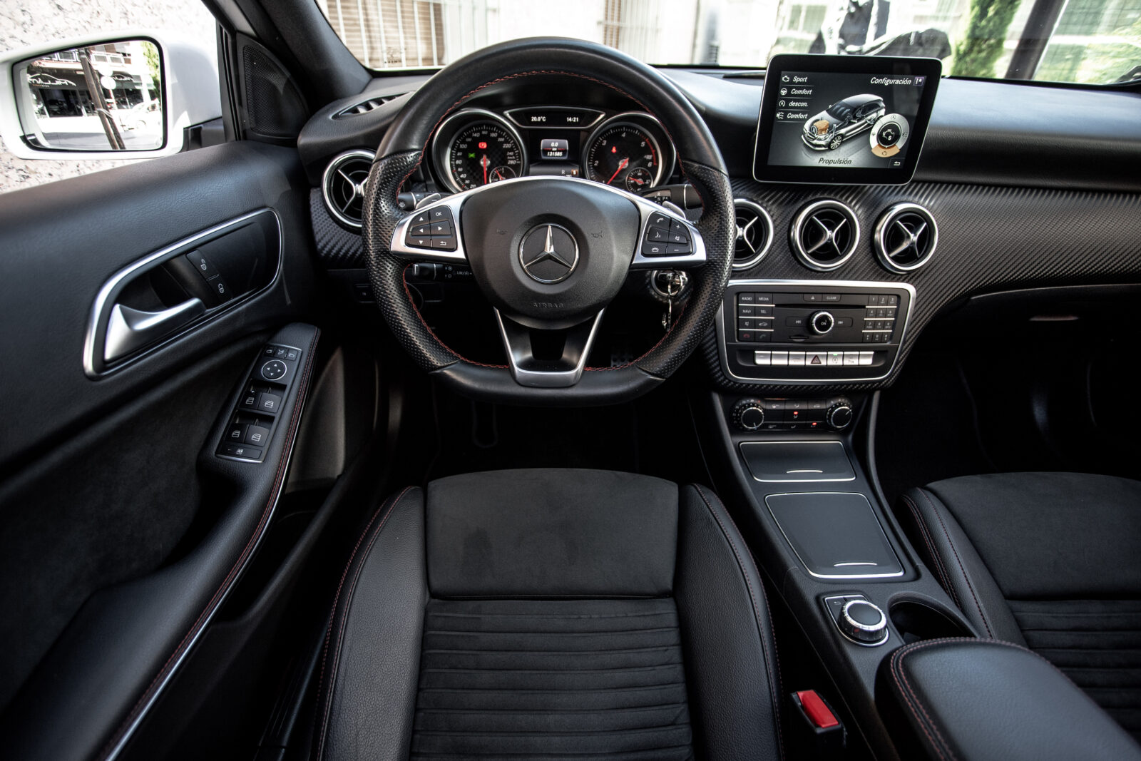 MERCEDES-BENZ A 200d AMG