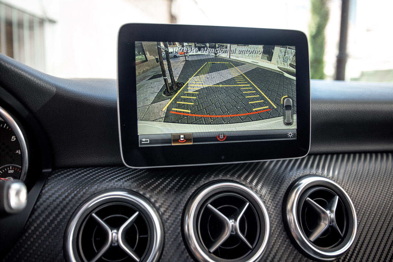 MERCEDES-BENZ A 200d AMG