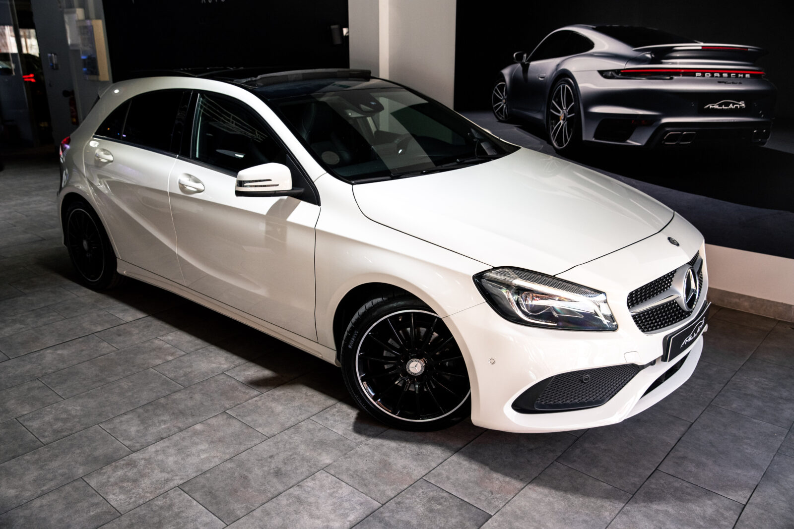 MERCEDES-BENZ A 200d AMG