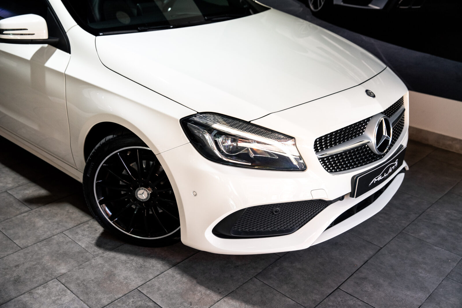 MERCEDES-BENZ A 200d AMG